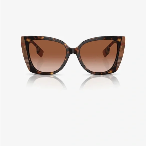 Burberry Meryl Sunglasses NWT - Picture 2 of 9